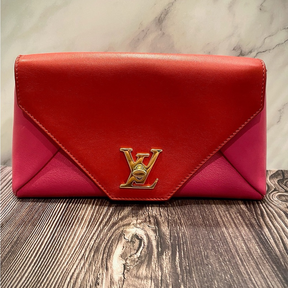 GENTLY USED - LOUIS VUITTON BI-COLOR RED/PINK LOVE NOTE CROSSBODY BAG